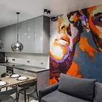 Апартаменти Аркадия 44 Жемчужина ,прямой вид на море. *